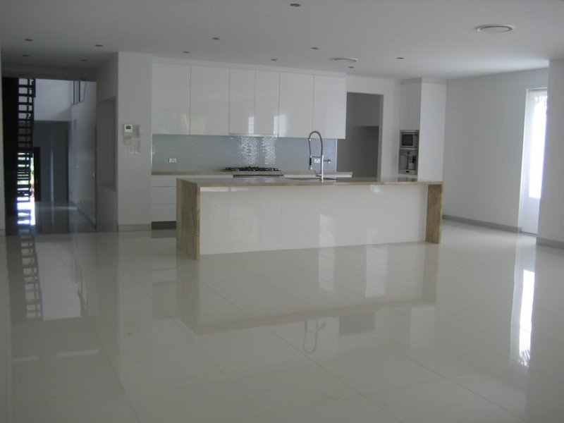 8006B Vista Drive, Benowa QLD 4217