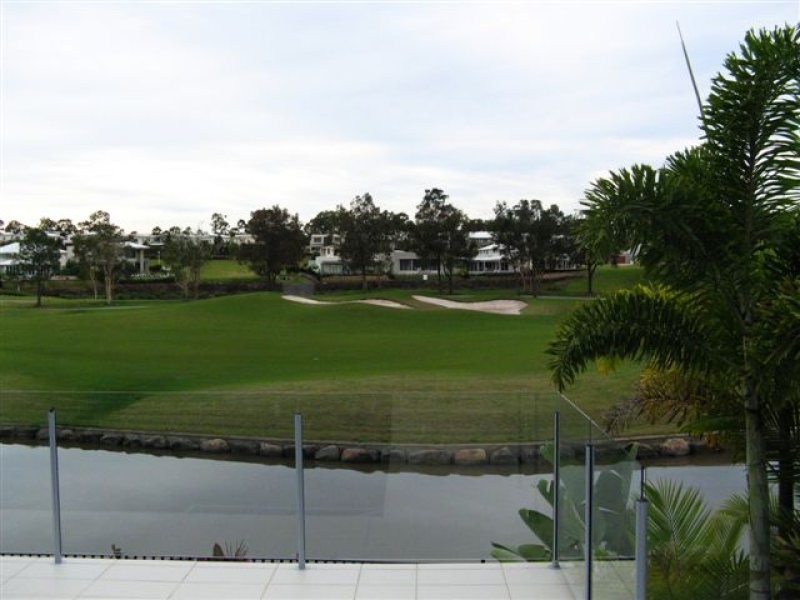 3009 Northview Parade, Benowa QLD 4217