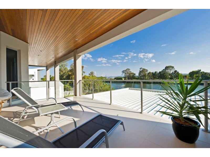 4002 The Boulevarde, Benowa QLD 4217