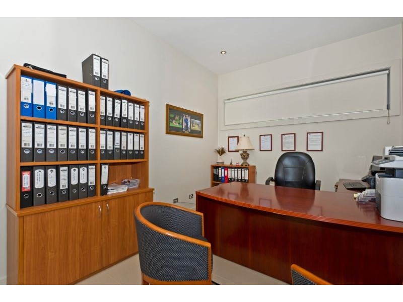 4002 The Boulevarde, Benowa QLD 4217