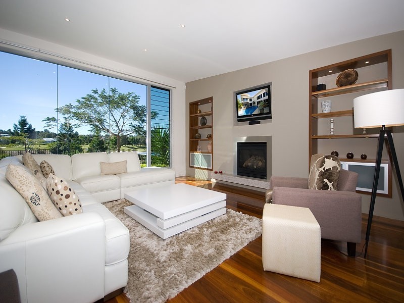 3018 The Boulevarde, Benowa QLD 4217