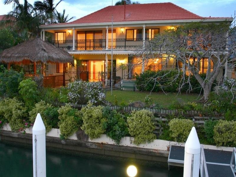 115 COMMODORE DRIVE, Surfers Paradise QLD 4217