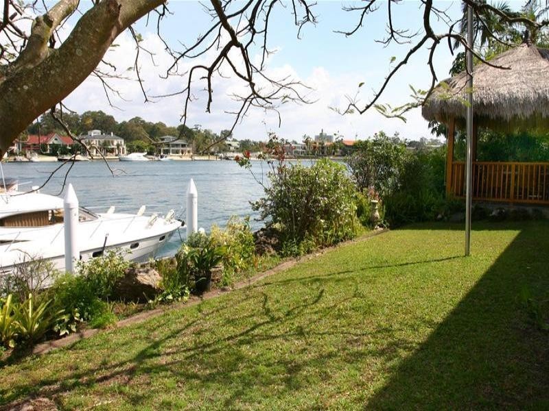115 COMMODORE DRIVE, Surfers Paradise QLD 4217