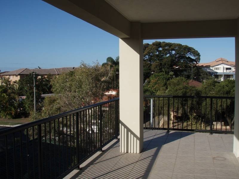 4/26 Bath Street, Labrador QLD 4215