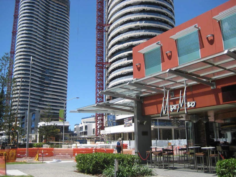 21 Elizabeth Avenue, Broadbeach QLD 4218