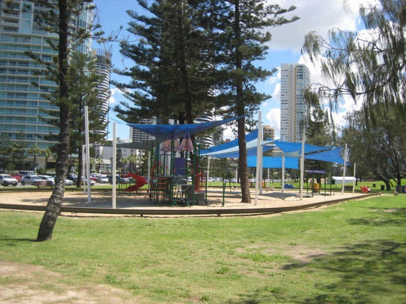 21 Elizabeth Avenue, Broadbeach QLD 4218