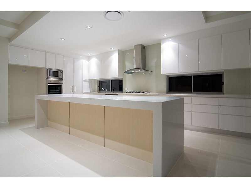 3021 The Boulevarde, Benowa QLD 4217