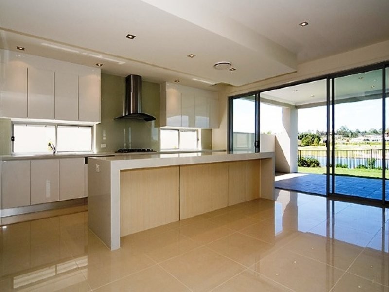 3021 The Boulevarde, Benowa QLD 4217