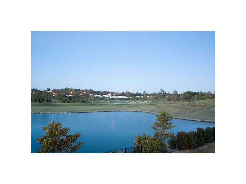 3021 The Boulevarde, Benowa QLD 4217