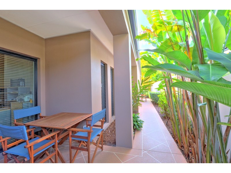 8 Waterview Crescent, Bundall QLD 4217