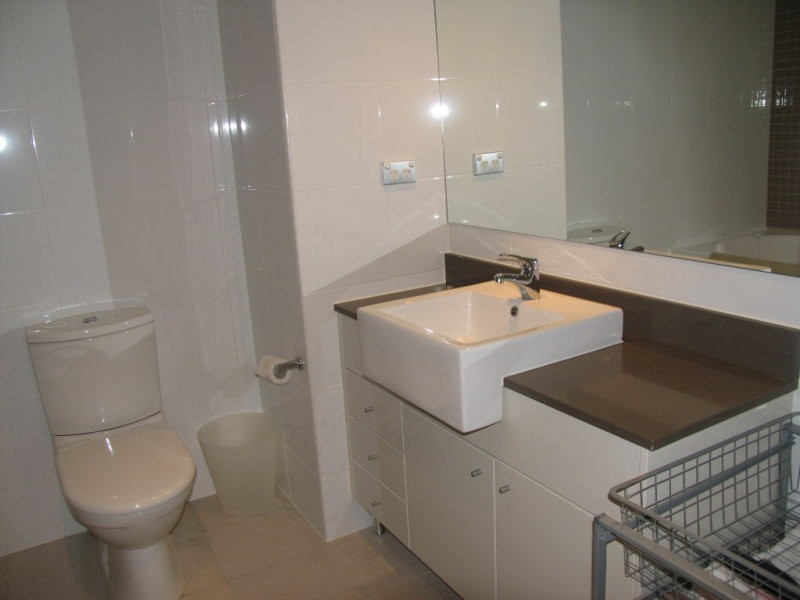 2204/4 Como Crescent, Southport QLD 4215