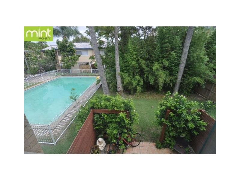 Chevron Island QLD 4217