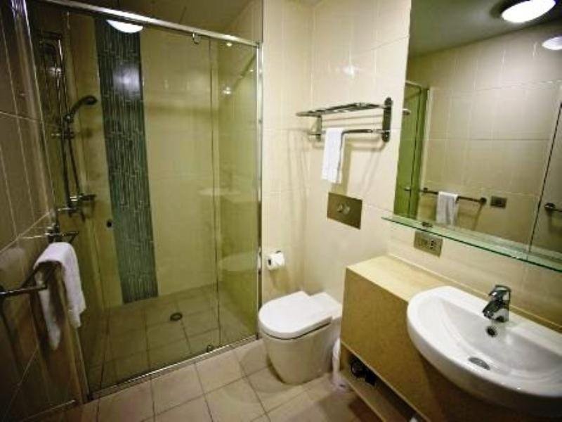 603/3018 Gold Coast Highway, Surfers Paradise QLD 4217