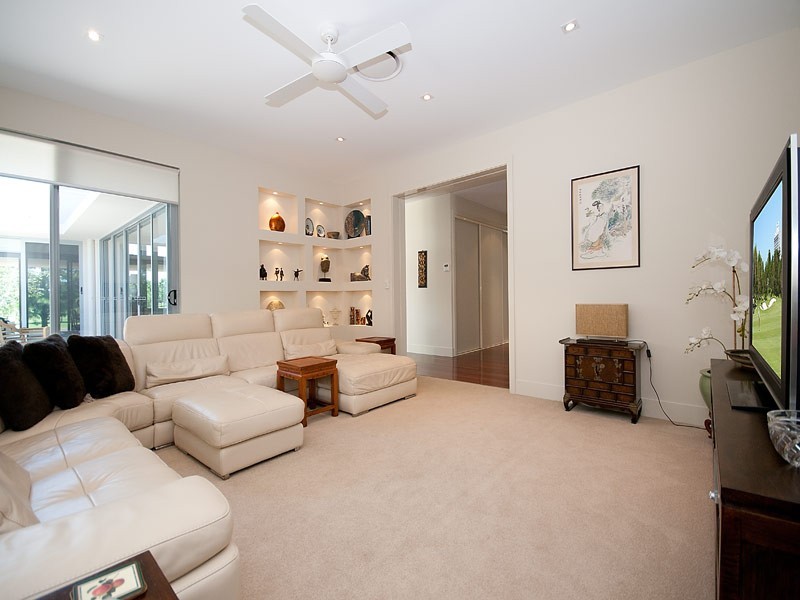 1041 Lakeview Terr, Royal Pines Resort, Benowa QLD 4217