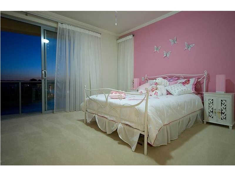5 Royal Albert Cresent, Paradise Point QLD 4216