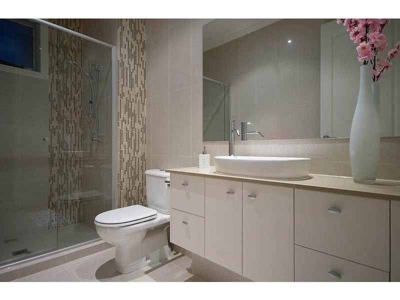 5 Royal Albert Cresent, Paradise Point QLD 4216