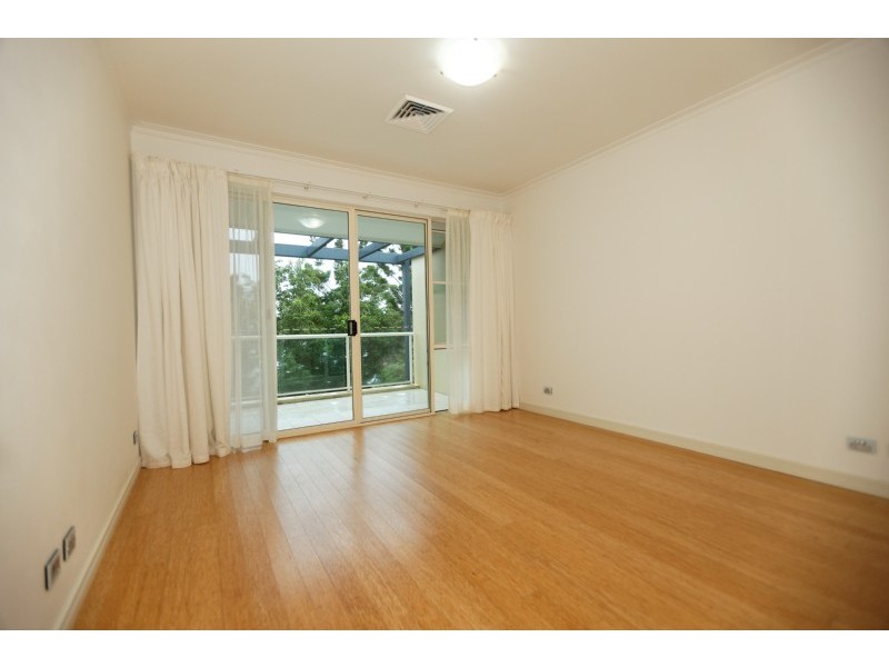 4114 Archer Hill, Benowa QLD 4217