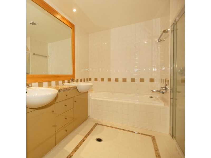 4114 Archer Hill, Benowa QLD 4217