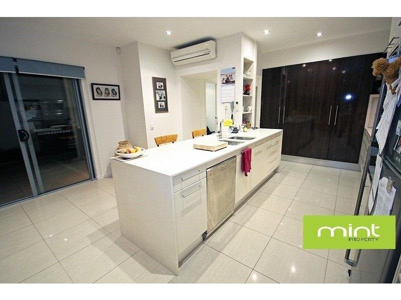 1011B Lakeview Terrace, Benowa QLD 4217