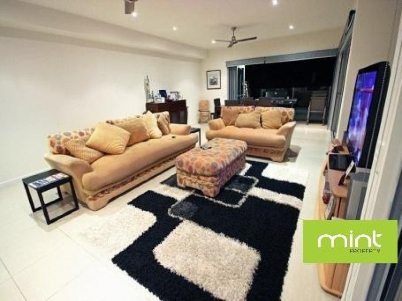 1011B Lakeview Terrace, Benowa QLD 4217