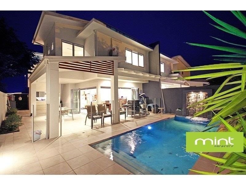 1011B Lakeview Terrace, Benowa QLD 4217