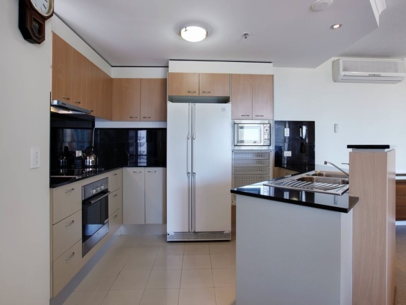 386/21 Cypress Av, Surfers Paradise QLD 4217