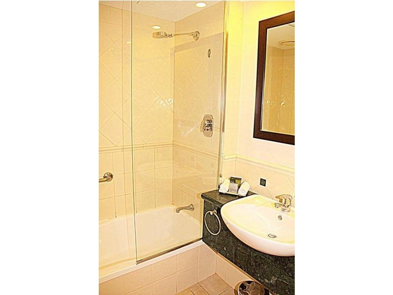 25 Laycock Street, Surfers Paradise QLD 4217