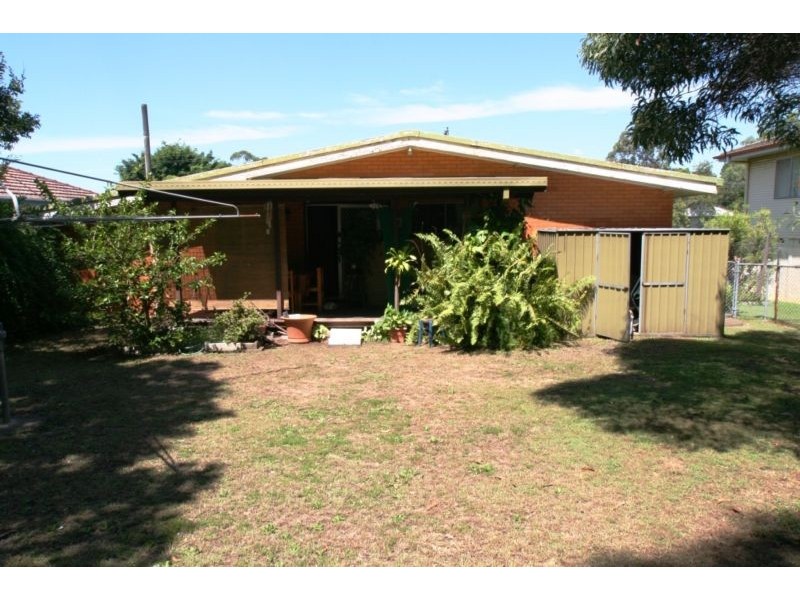 18 Grout Street, Macgregor QLD 4109