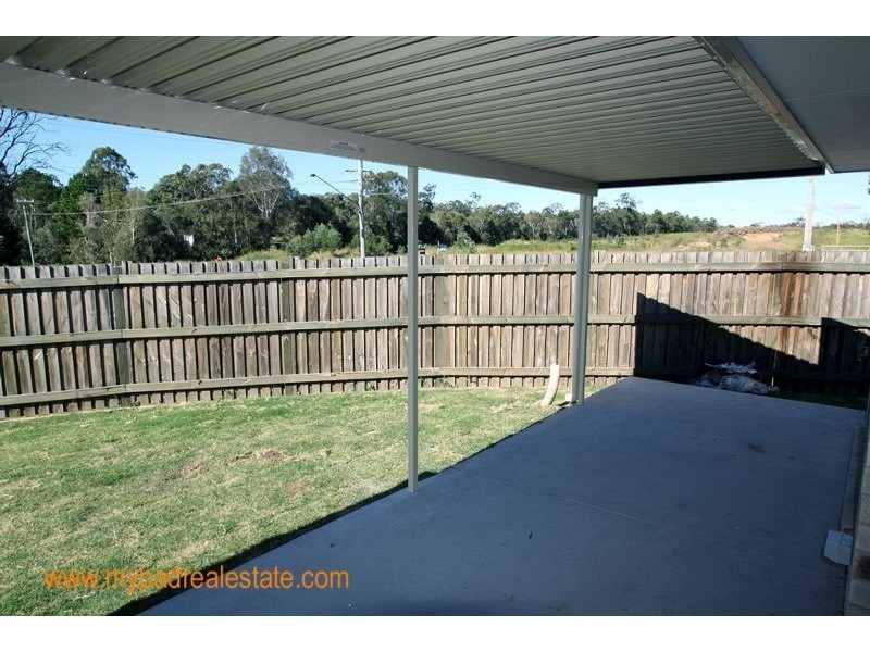 2 Thames Street, Regents Park QLD 4118