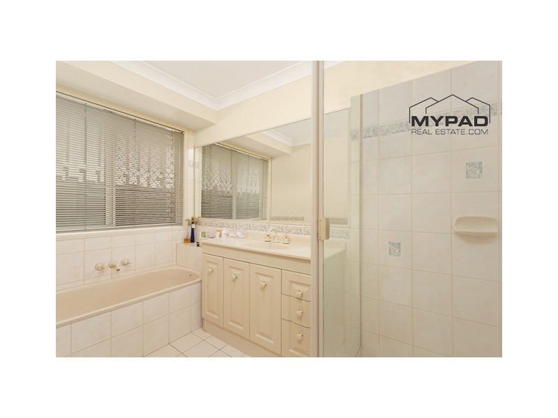 4 Grevillea Place, Forest Lake QLD 4078