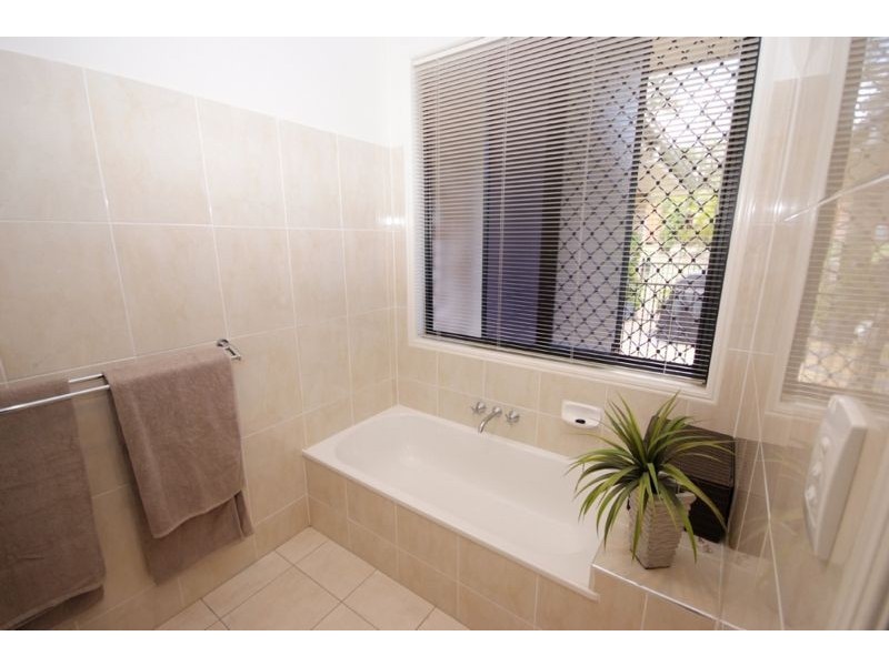 20-26 Bowerbird Close Spring Mountain, Greenbank QLD 4124