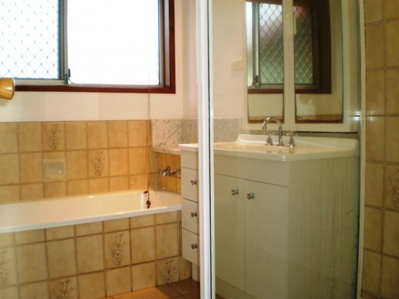 59 Estramina Rd, Regents Park QLD 4118