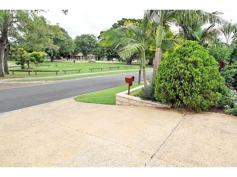 25 Noosa Court, Hillcrest QLD 4118