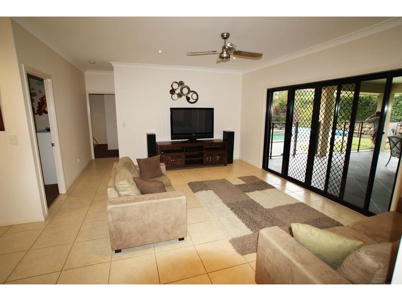 2 Dunnart Rd Spring Mountain, Greenbank QLD 4124