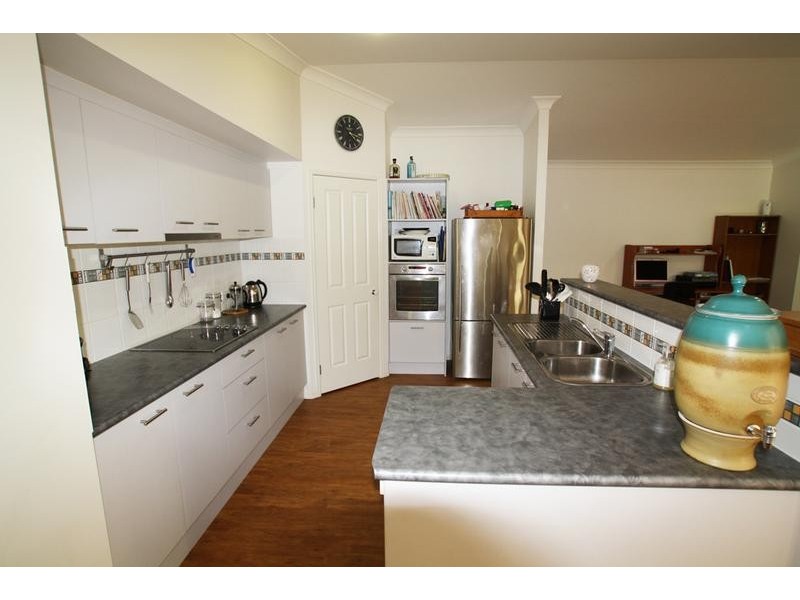 260 Equestrian Dr, New Beith QLD 4124