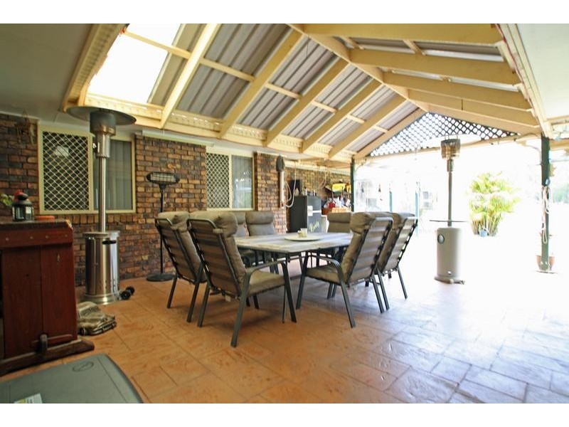 40-42 Deborah Court, Munruben QLD 4125