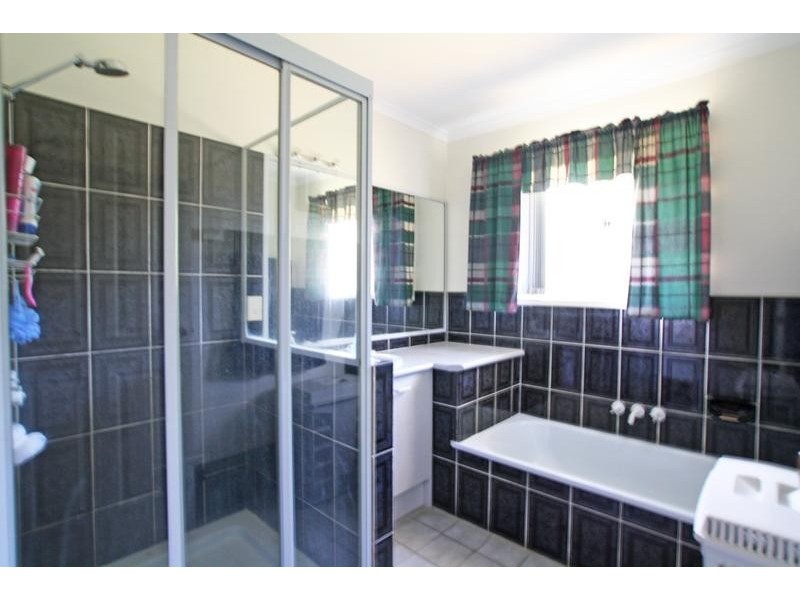 40-42 Deborah Court, Munruben QLD 4125