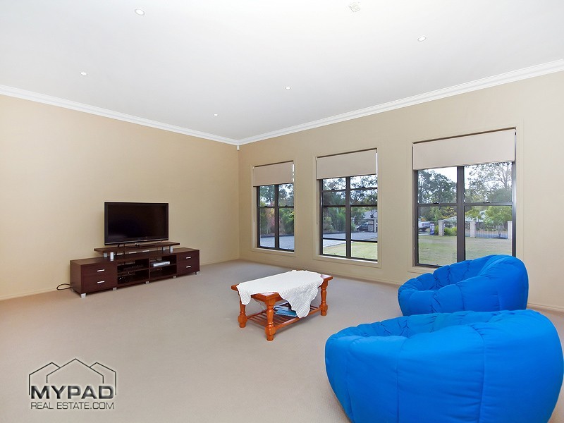 16-18 Blue Heeler Drive, New Beith QLD 4124