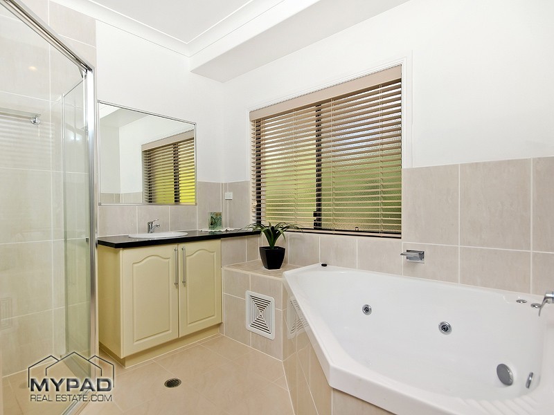 16-18 Blue Heeler Drive, New Beith QLD 4124