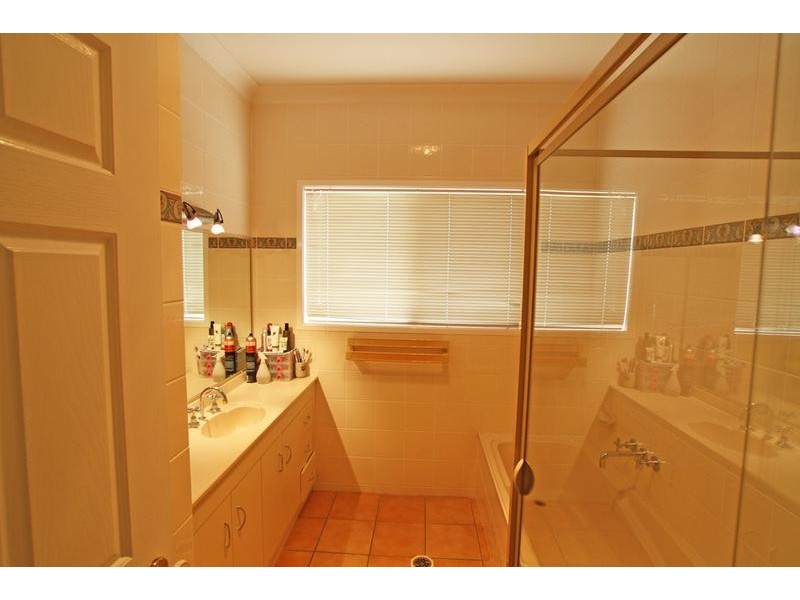 8 – 10 Waler Court, New Beith QLD 4124