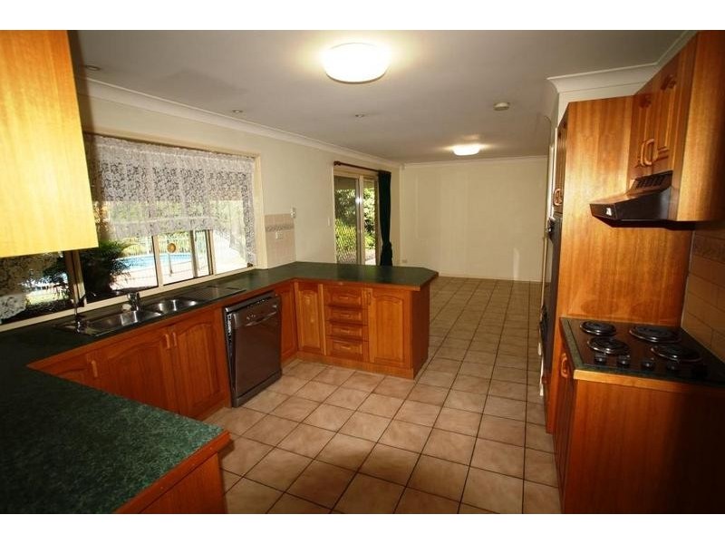 33-37 Bellenden Close, Munruben QLD 4125
