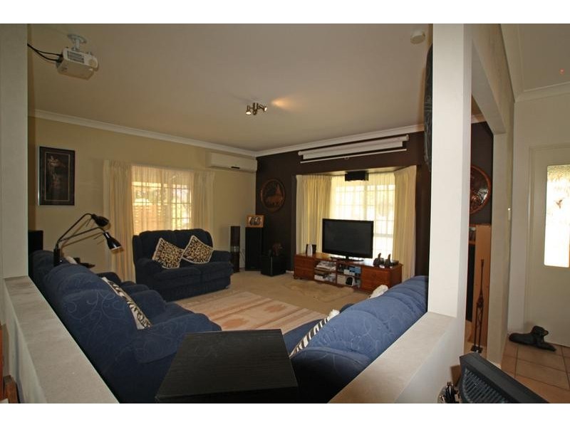 32 Coalstoun Court, Munruben QLD 4125