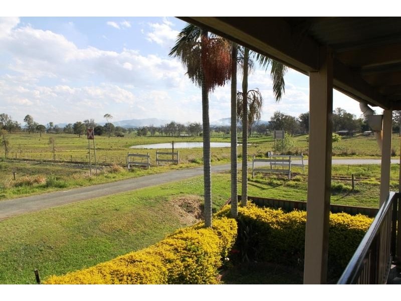 2 Hiscock Road, Woodhill QLD 4285