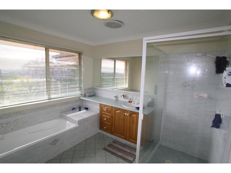 72 Pohon Drive, Tanah Merah QLD 4128