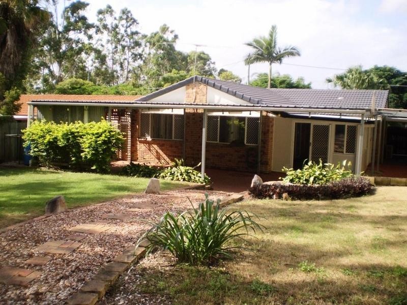 11 Windsong Court, Hillcrest QLD 4118