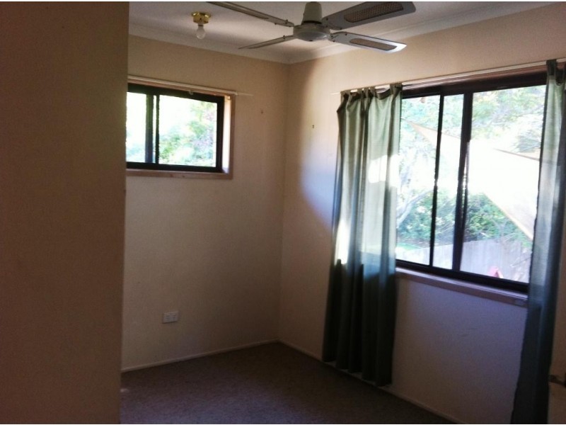 96 Conifer Street, Hillcrest QLD 4118