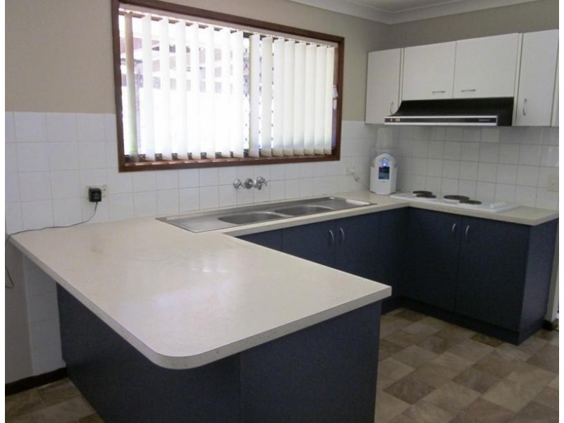 37 Bywater Street, Hillcrest QLD 4118