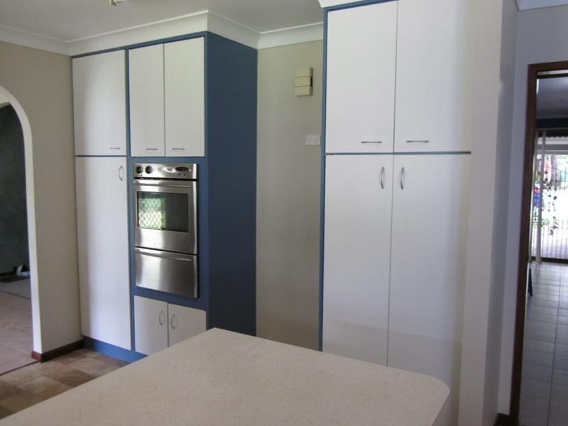 37 Bywater Street, Hillcrest QLD 4118