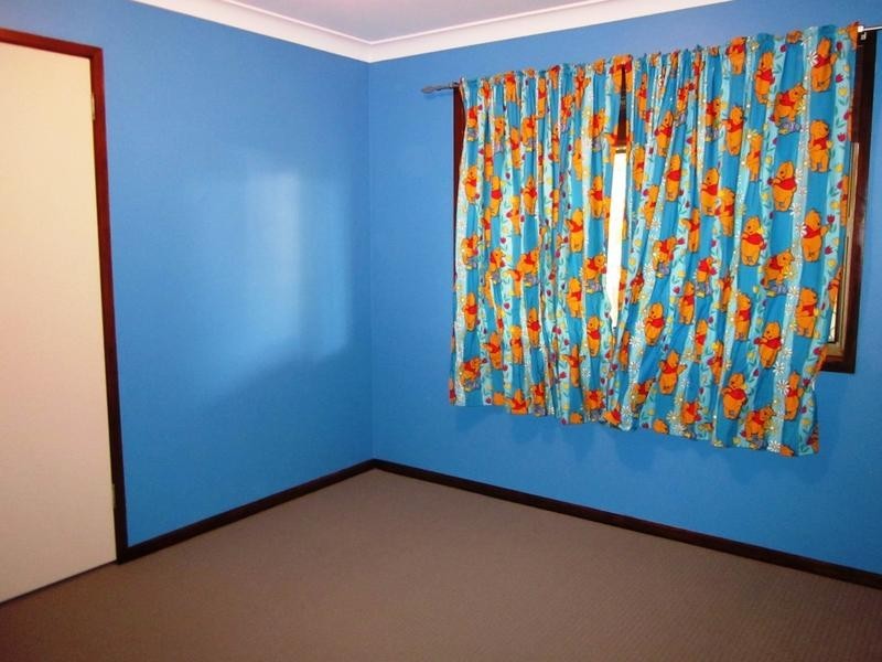 37 Bywater Street, Hillcrest QLD 4118