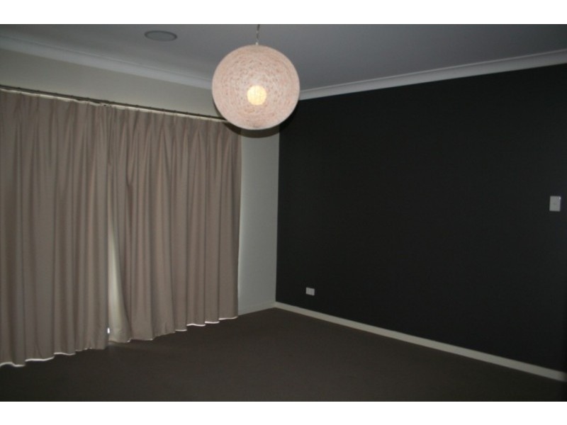 667-669 Silverwood Drive, Jimboomba QLD 4280